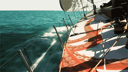 玻璃鋼漁船的新時(shí)代開(kāi)啟了，它的誕生面世為眾多船戶(hù)漁民帶來(lái)了福利