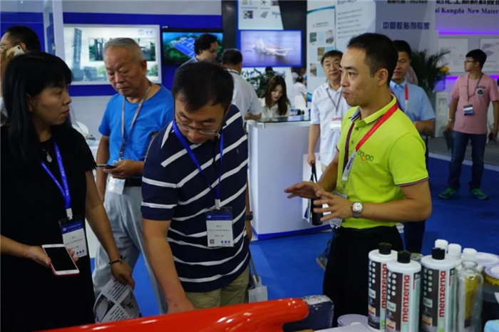 廣東博皓團隊耐心為不斷前來領取資料有意咨詢的賓客進行耐心講解,始終堅持用專業的技術知識為客戶提供最優的解決方案-2